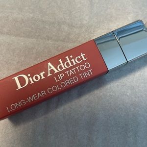 Dip Lip Tattoo in Natural Nude